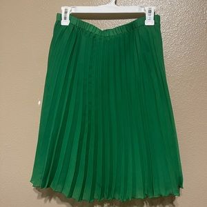 ELLE pleated green skirt